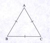 पुढील आकृत्यांचे निरीक्षण करा. बाजुंवरून होणारा  त्रिकोणाचा प्रकार लिहा :
